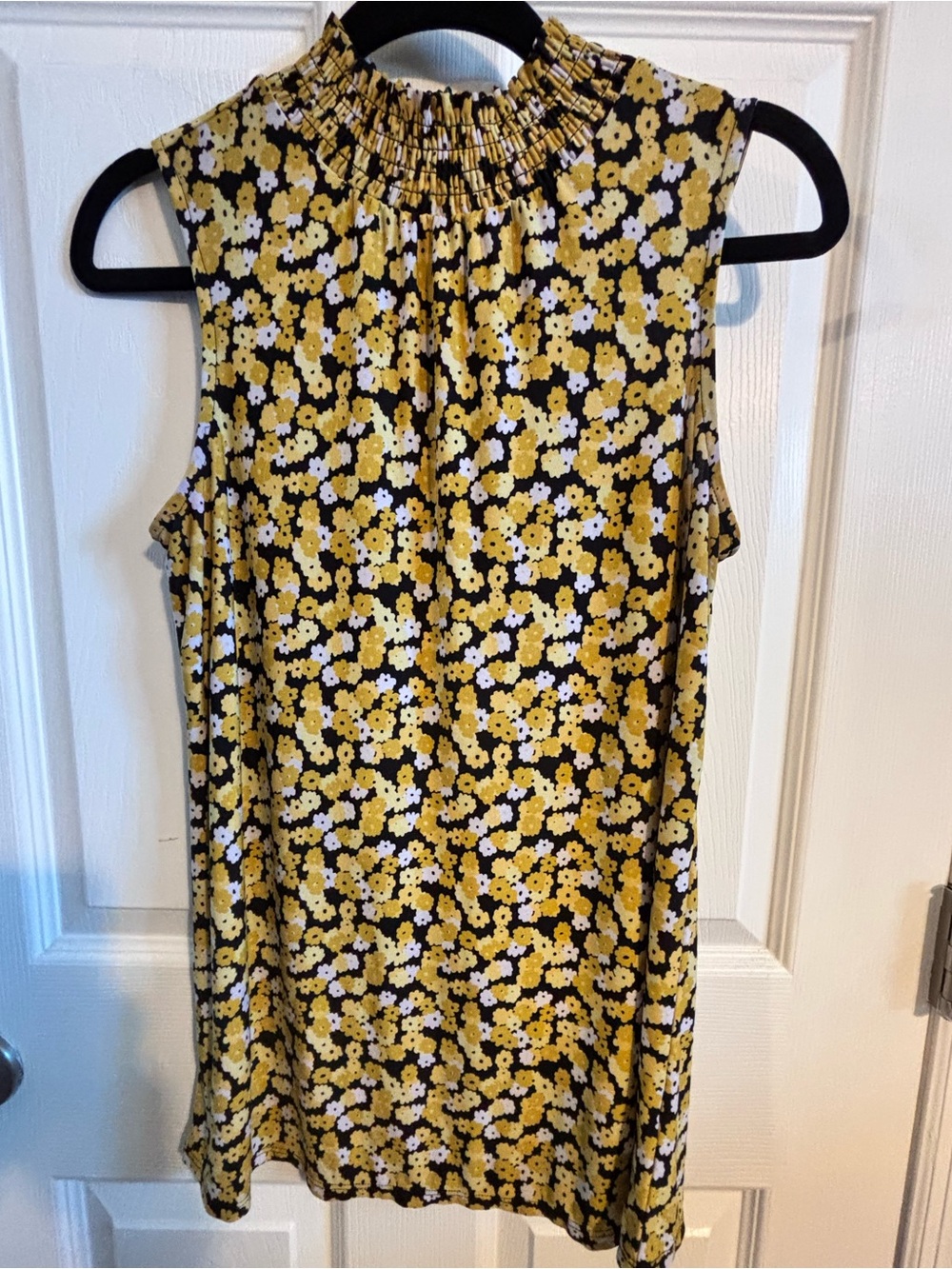 😍CATO Sleeveless Smocked Neck Floral Top - Yellow/Black Size small